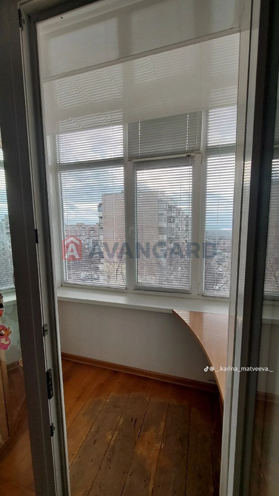 2 ��. ��������, 51/-/8 ��. �., 6/9 ������ ���� 6