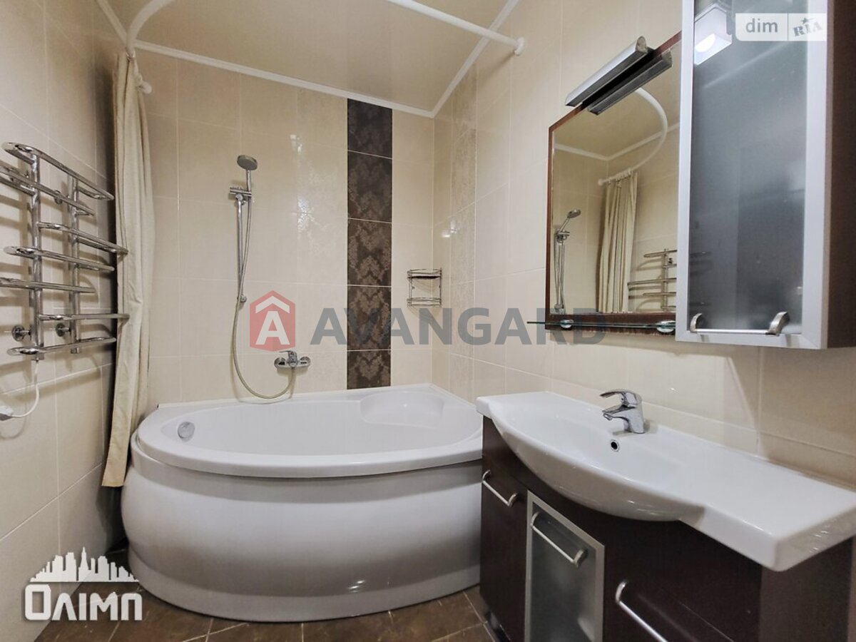 3 ��. ��������, 100/-/- ��. �., 7/9 ������ ���� 12