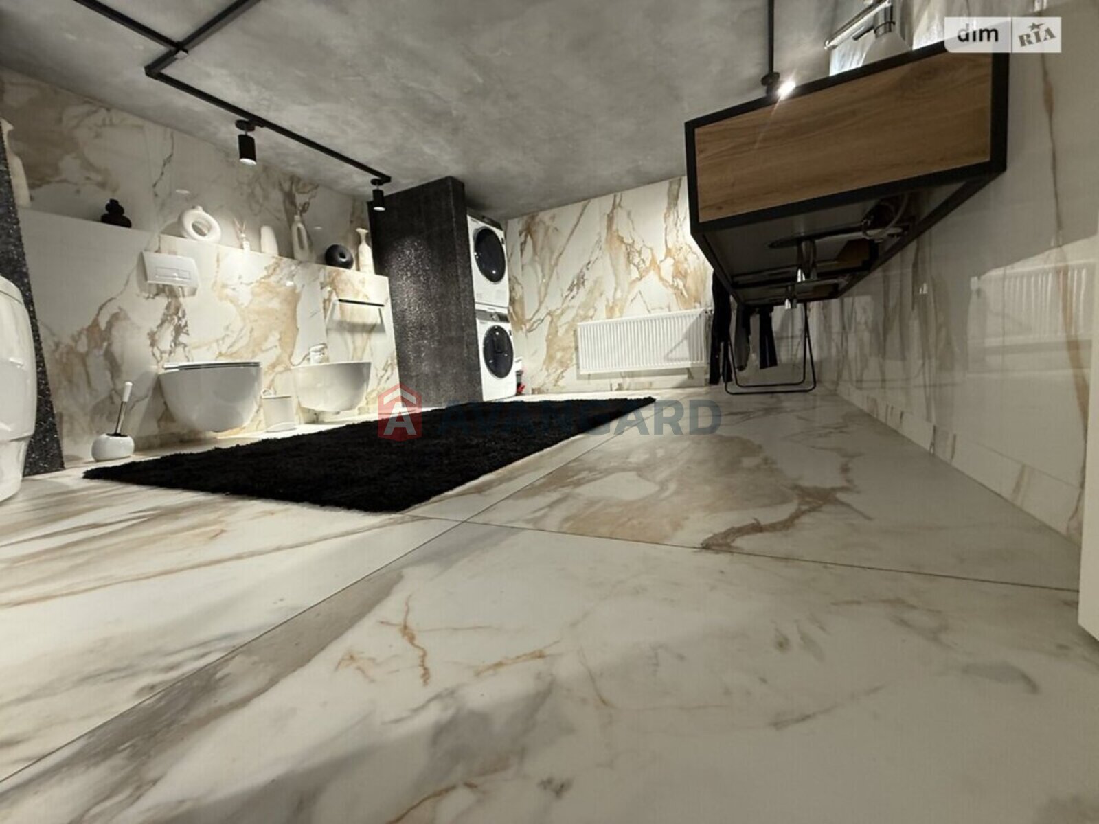 5 ��. ��������, 200/130/40 ��. �., 9/9 ������ ���� 24