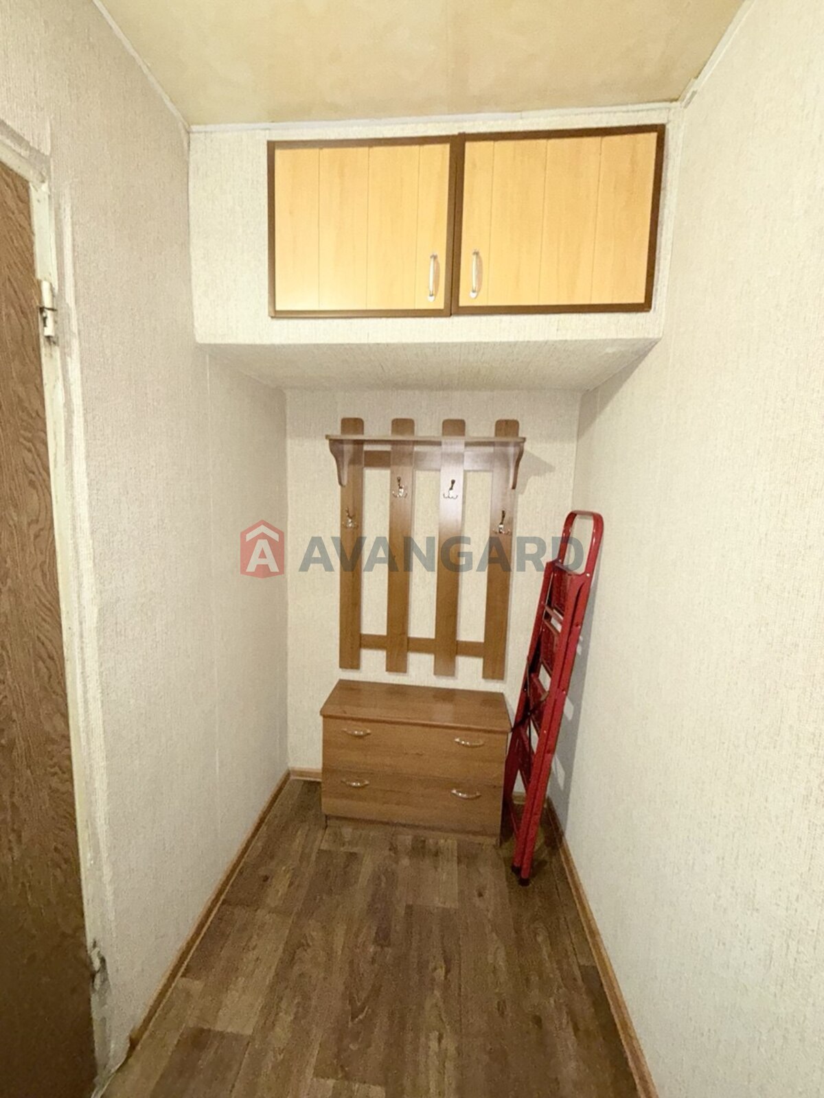 1 ��. ��������, 33/-/6 ��. �., 9/9 ������ ���� 5