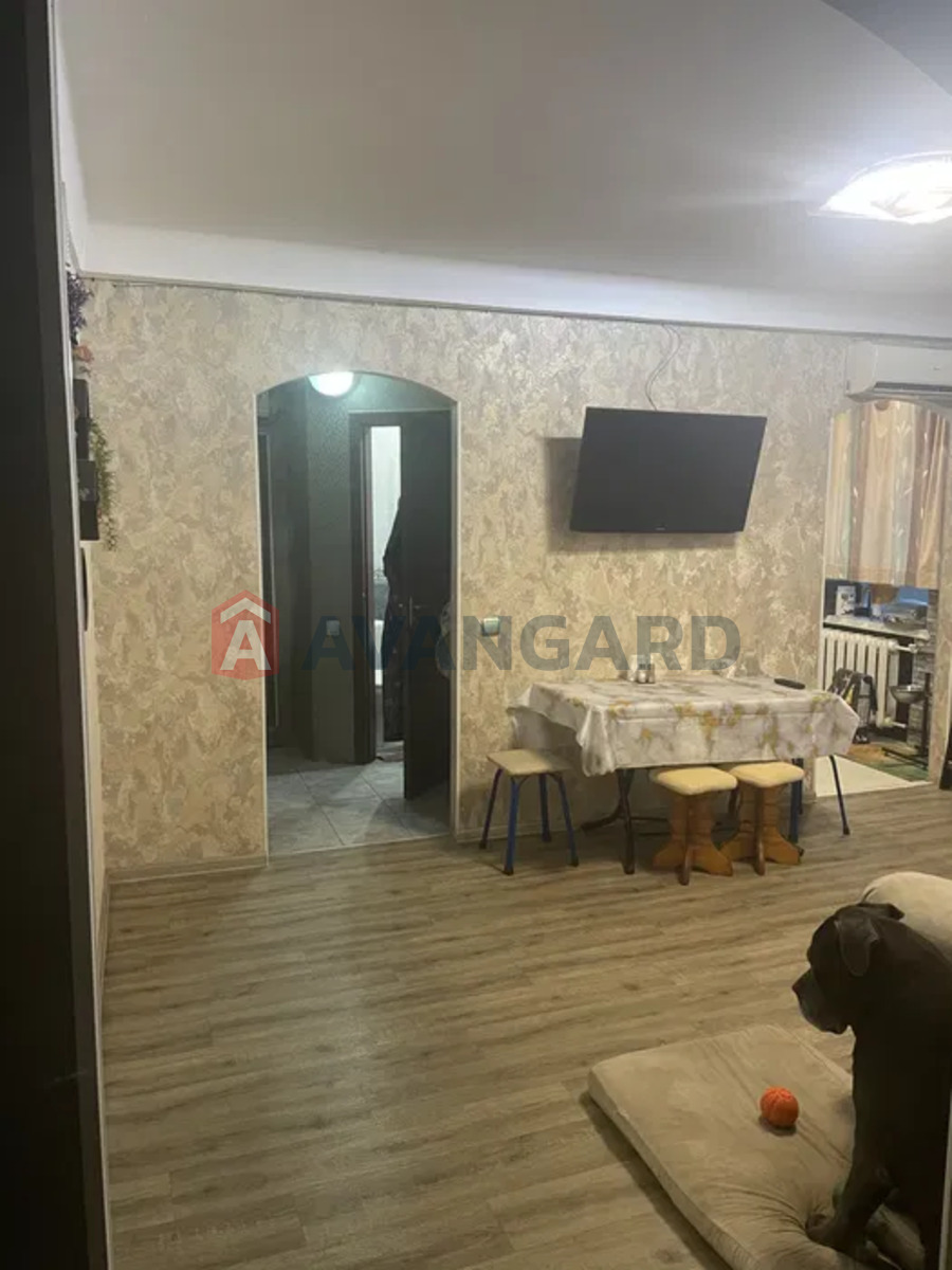 3 ����. ��������, 48/-/4 ��. �., 1/5 ���� ���� 4