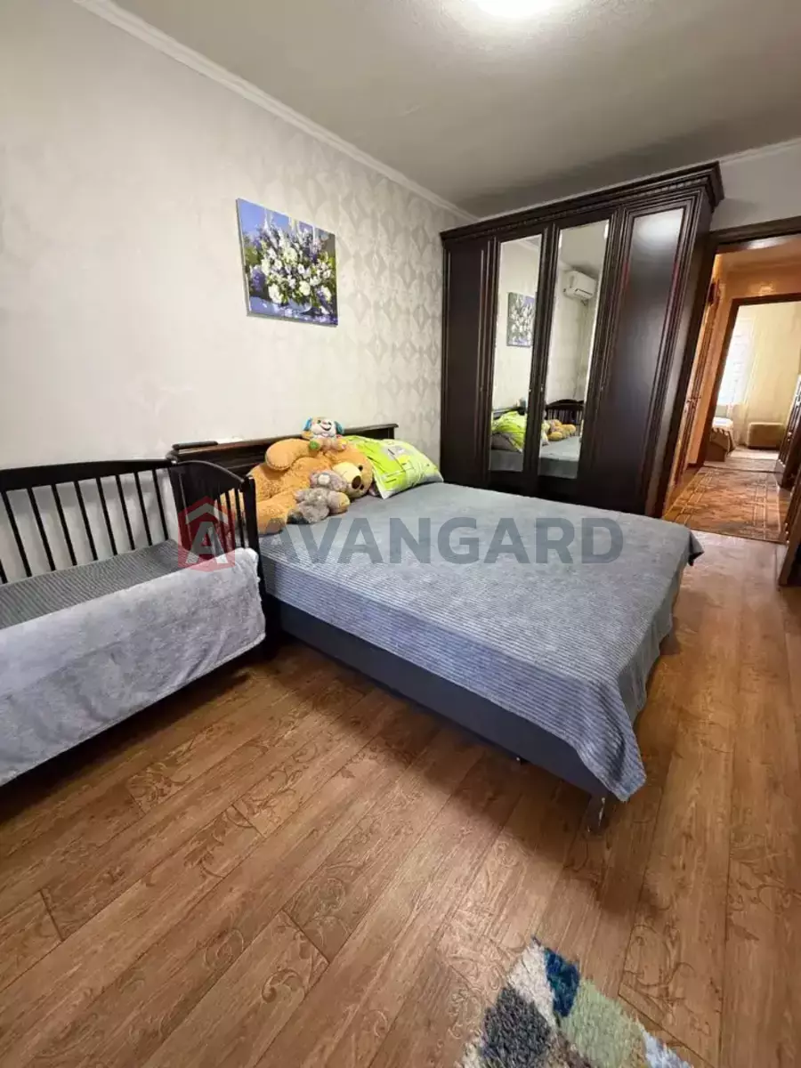 3 ����. ��������, 64/-/8 ��. �., 7/9 ���� ���� 3