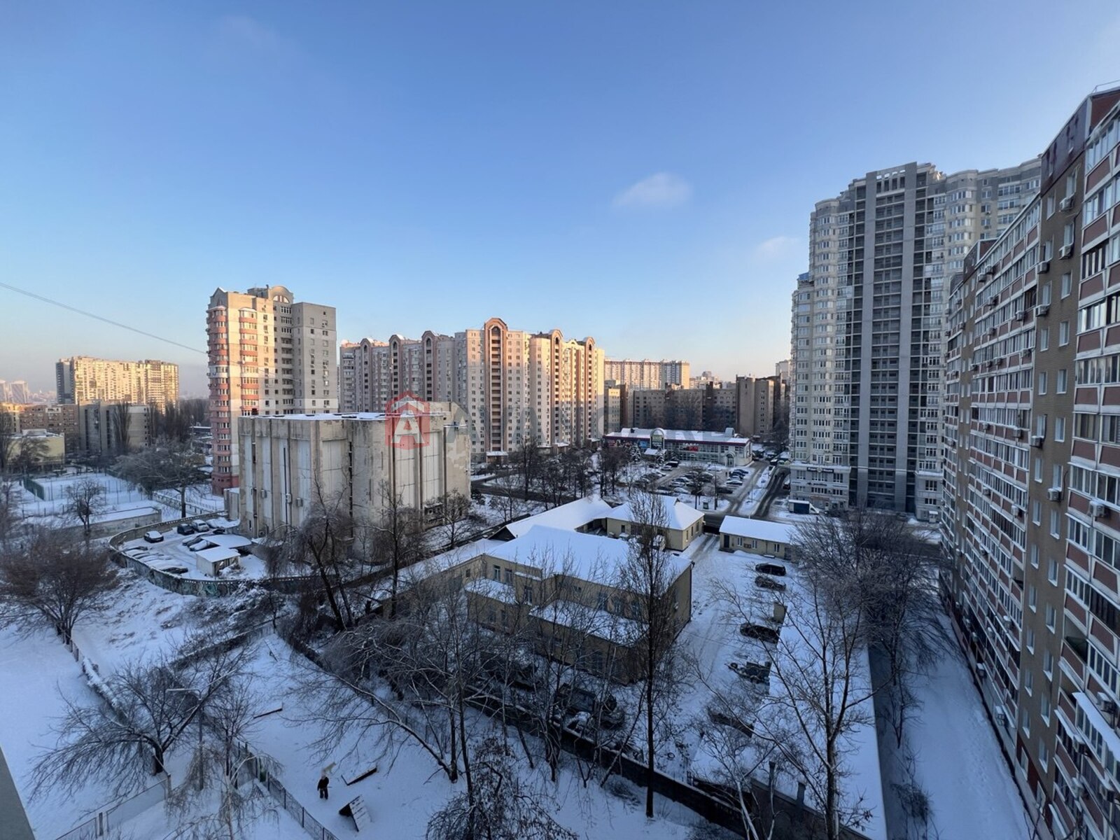 2 ����. ��������, 51.7/30.9/8 ��. �., 10/10 ���� ���� 9