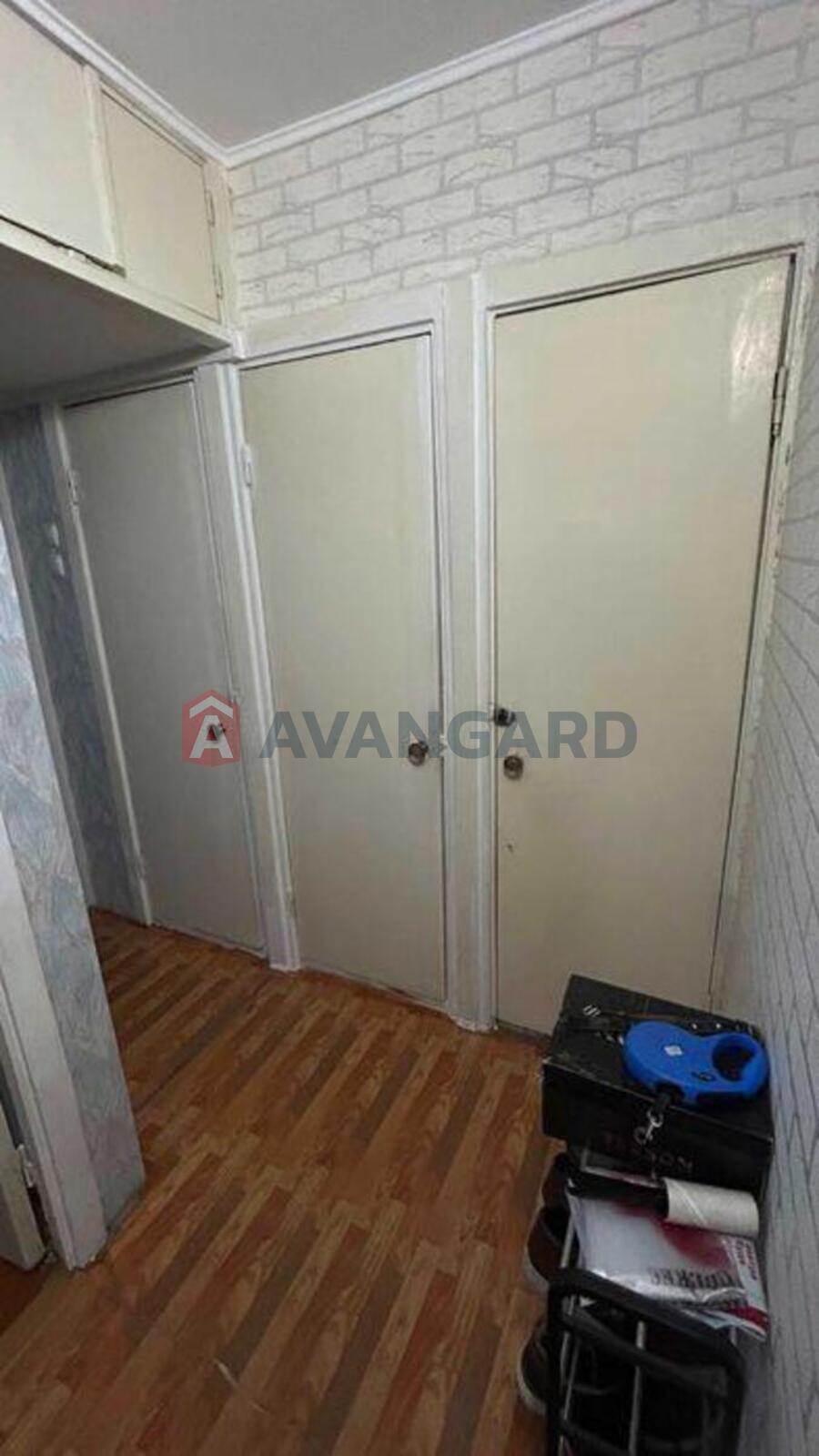 2 ��. ��������, 44/-/6 ��. �., 7/10 ������ ���� 8