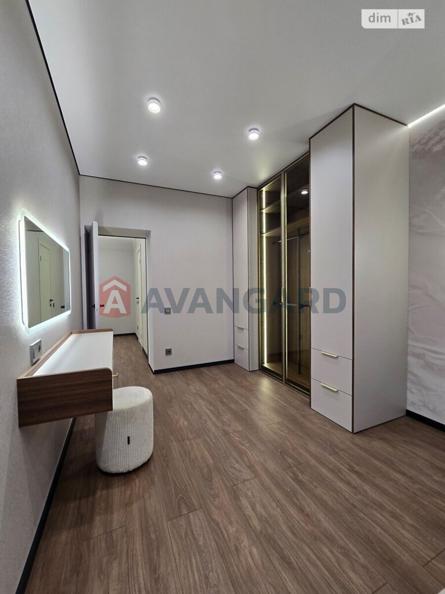 2 ��. ��������, 65/33/18 ��. �., 5/10 ������ ���� 10