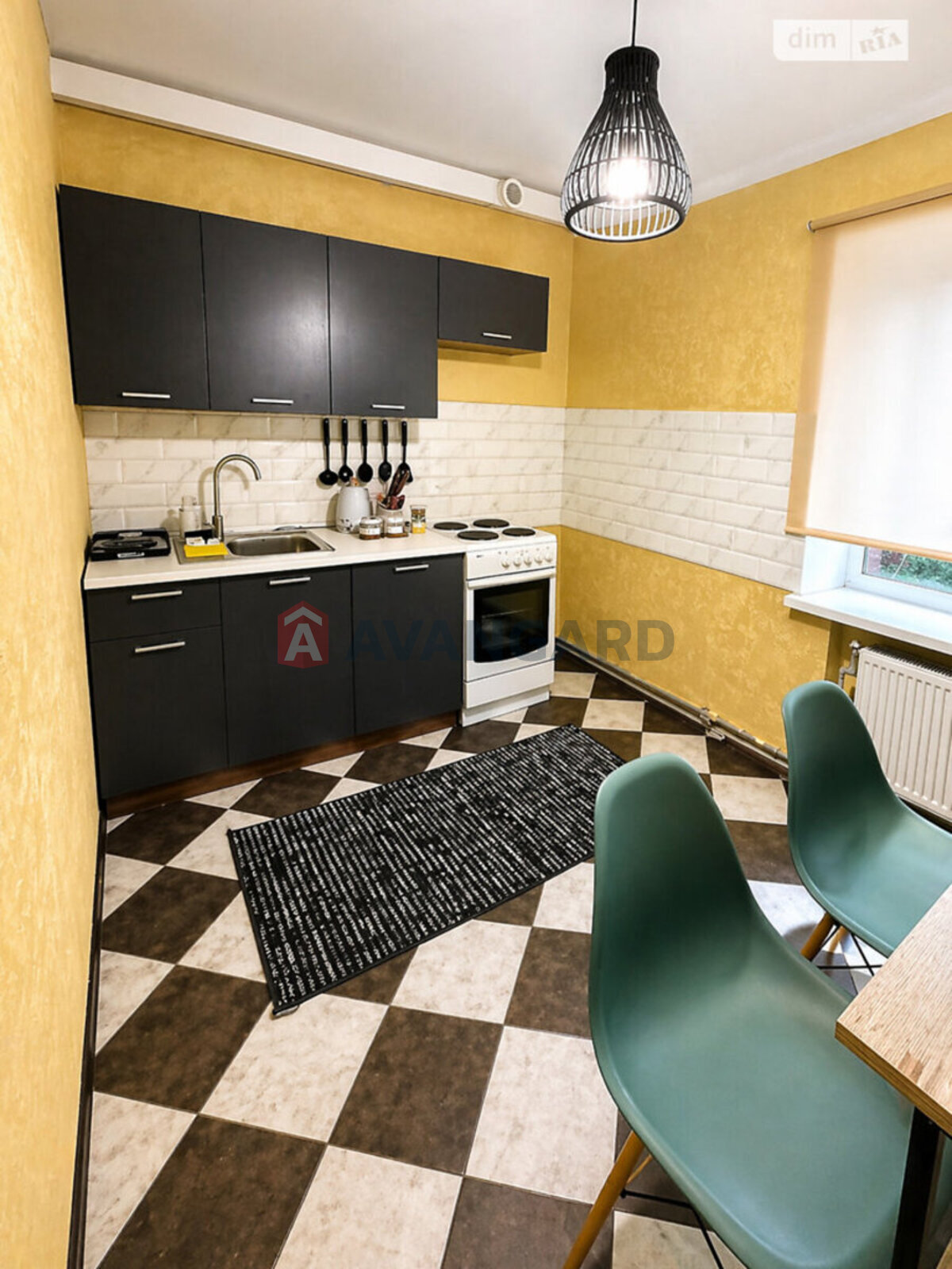 1 ��. ��������, 37/15/8 ��. �., 1/2 ������ ���� 5