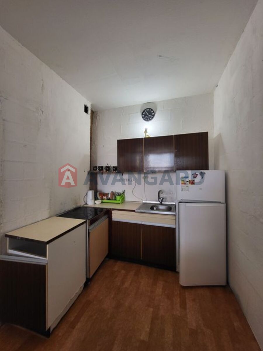 2 ����. ��������, 49/-/7 ��. �., 11/25 ���� ���� 8