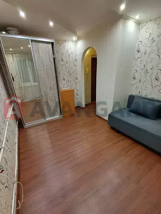 1 ��. ��������, 21/-/6 ��. �., 8/9 ������ ���� 9