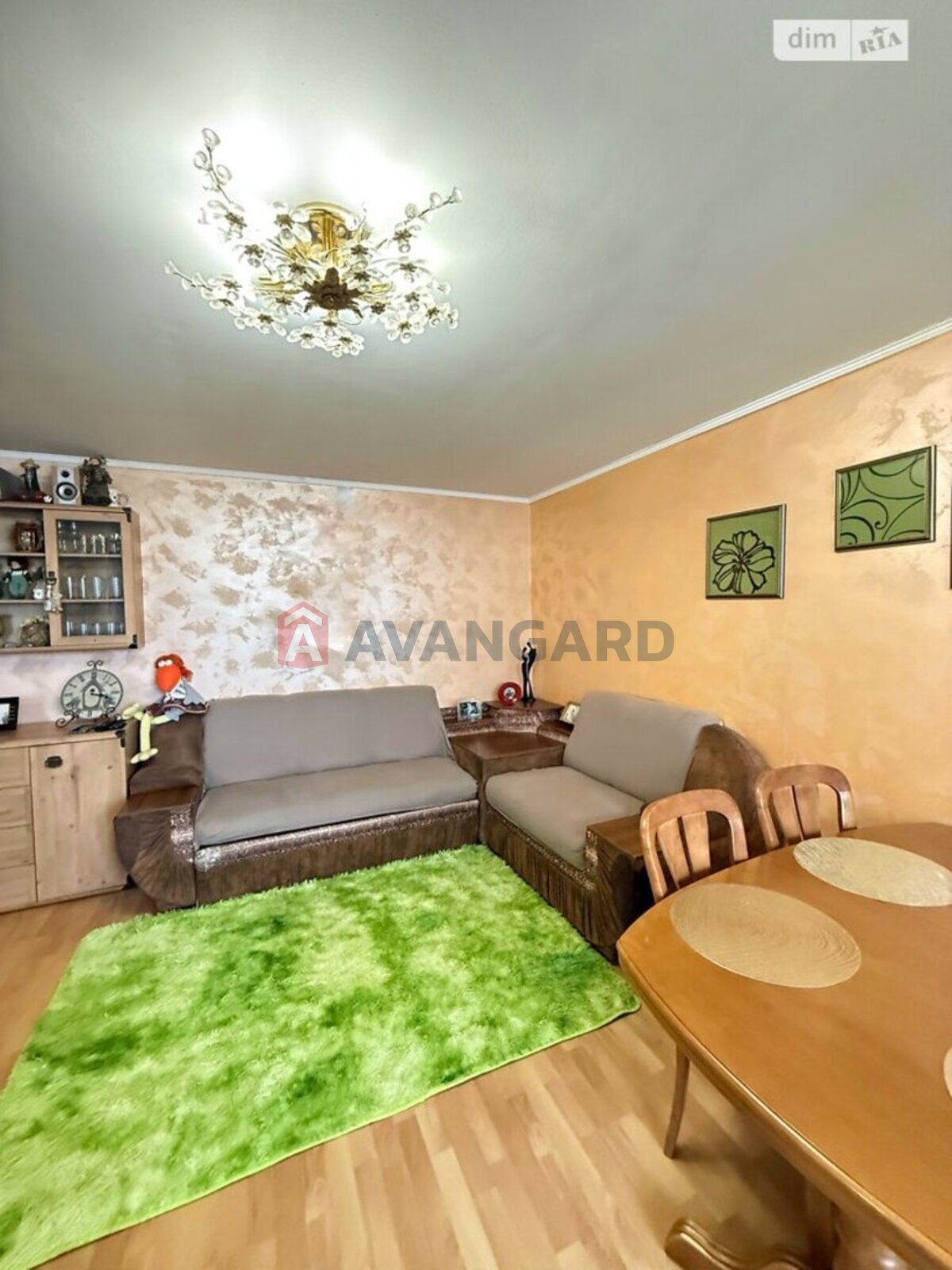 3 ��. ��������, 84/32/29 ��. �., 5/5 ������ ���� 2