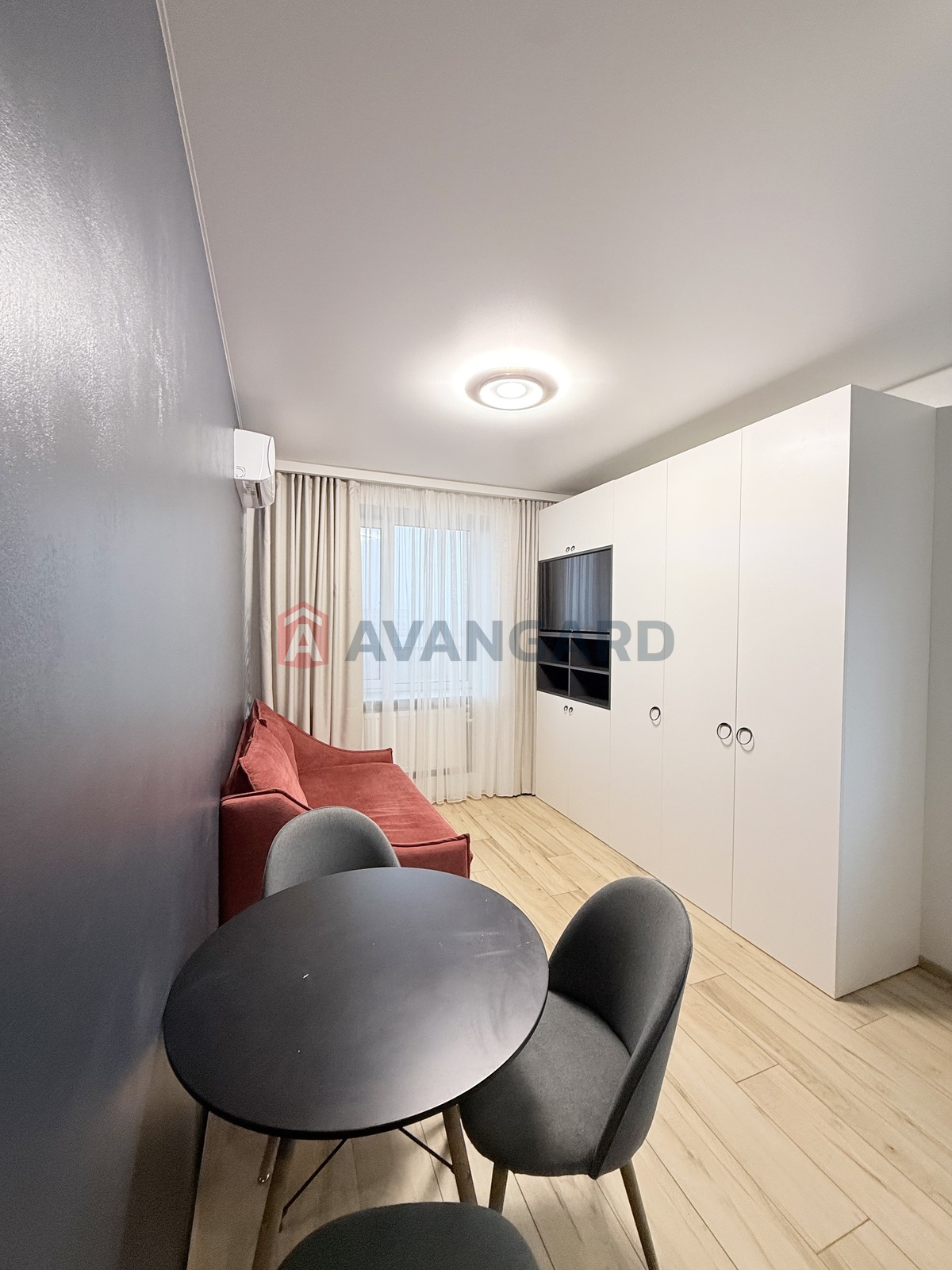 1 . , 22,3/19,5/19,5 . ., 8/10   4