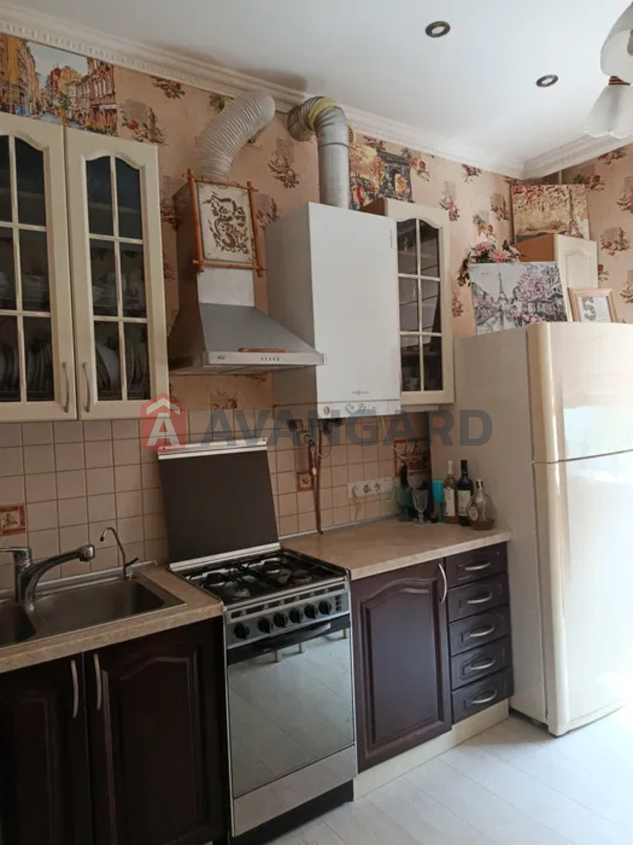 2 ��. ��������, 60/-/14 ��. �., 1/3 ������ ���� 4