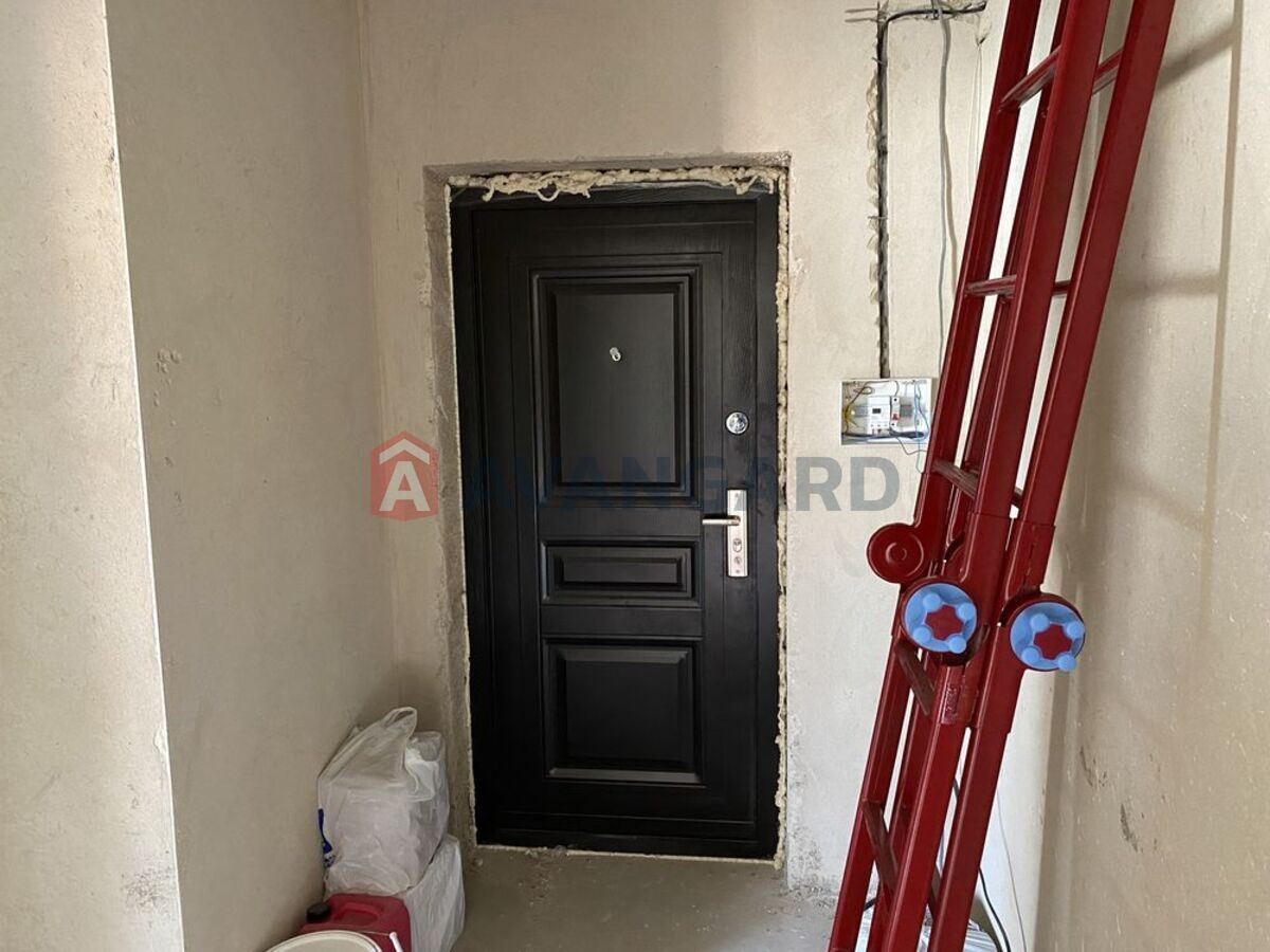 3 . , 84/-/7 . ., 5/5   8