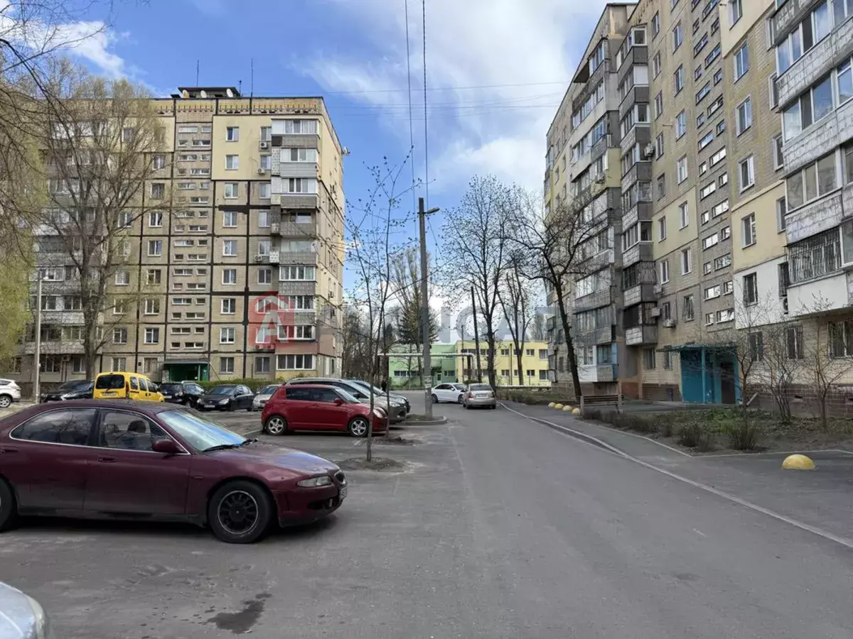 5 ��. ��������, 106/-/15 ��. �., 8/10 ������ ���� 16