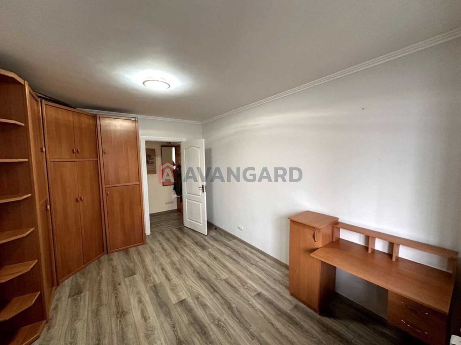 3 ��. ��������, 54/-/5 ��. �., 4/5 ������ ���� 6