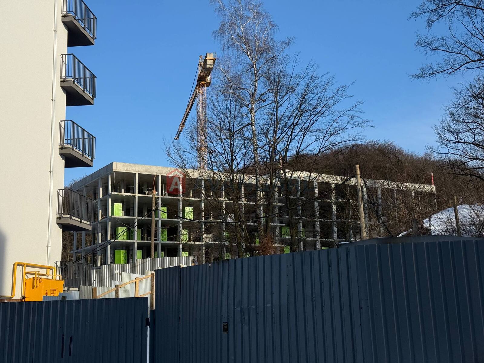 3 ��. ��������, 76.3/42.2/15.4 ��. �., 2/5 ������ ���� 11