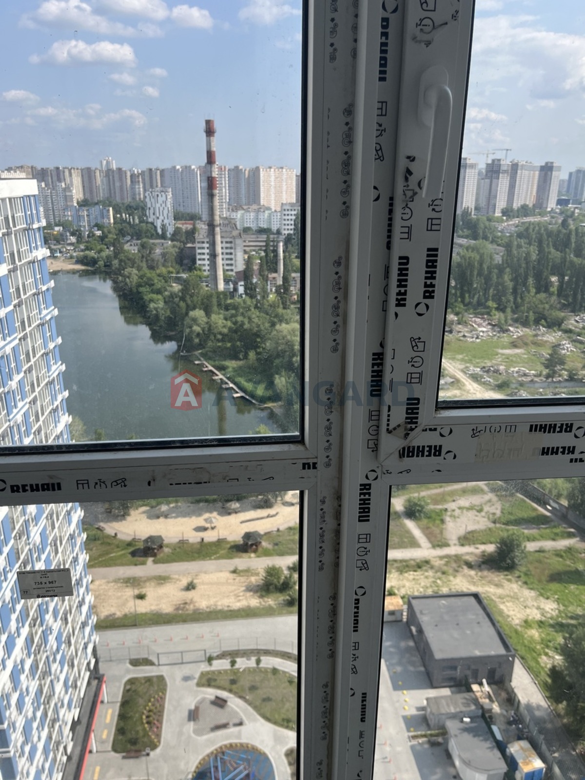 2 ��. ��������, 65/28/18 ��. �., 21/24 ������ ���� 1