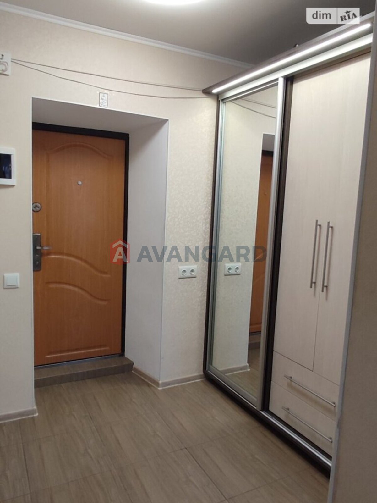 1 ��. ��������, 35/18/7 ��. �., 1/9 ������ ���� 8