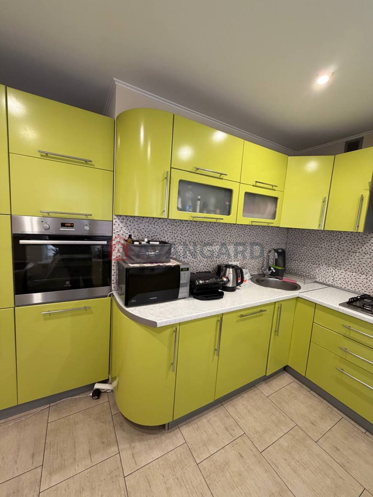 3 ��. ��������, 68/25/9 ��. �., 2/9 ������ ���� 2