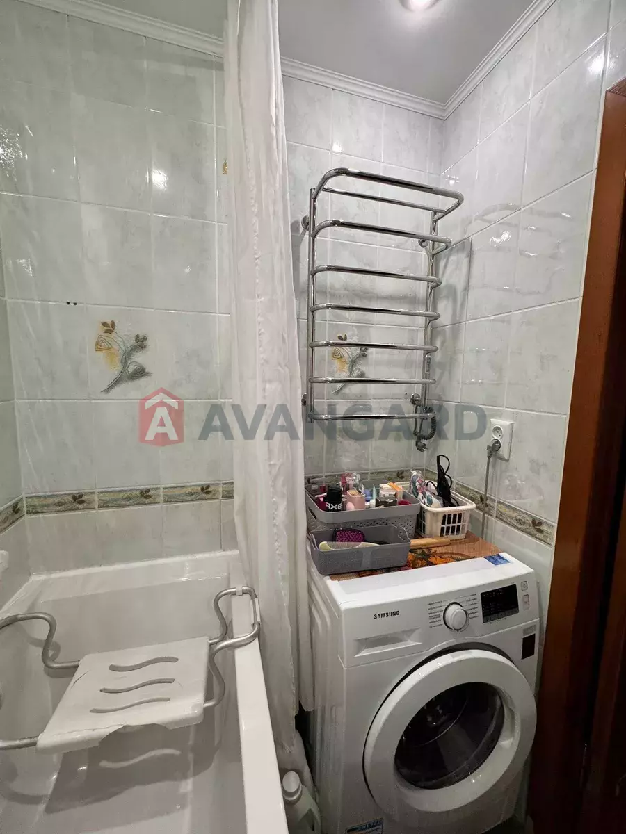 3 ��. ��������, 64/-/11 ��. �., 7/9 ������ ���� 4