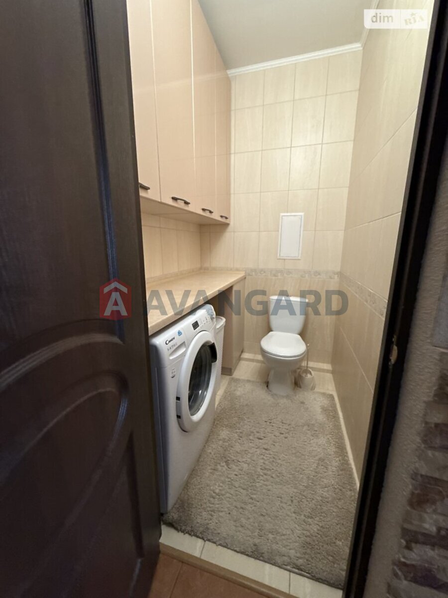 2 ����. ��������, 76/-/- ��. �., 8/11 ���� ���� 4