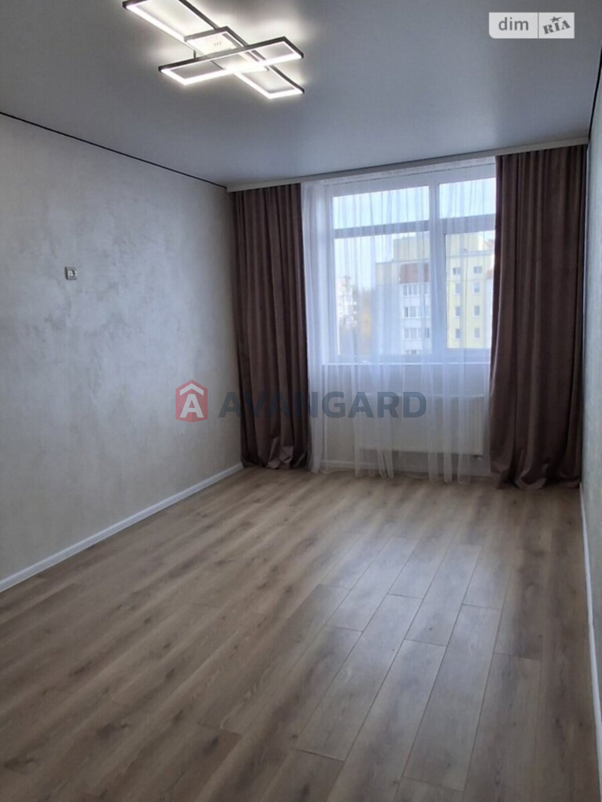 1 ��. ��������, 43000/-/- ��. �., 10/15 ������ ���� 11