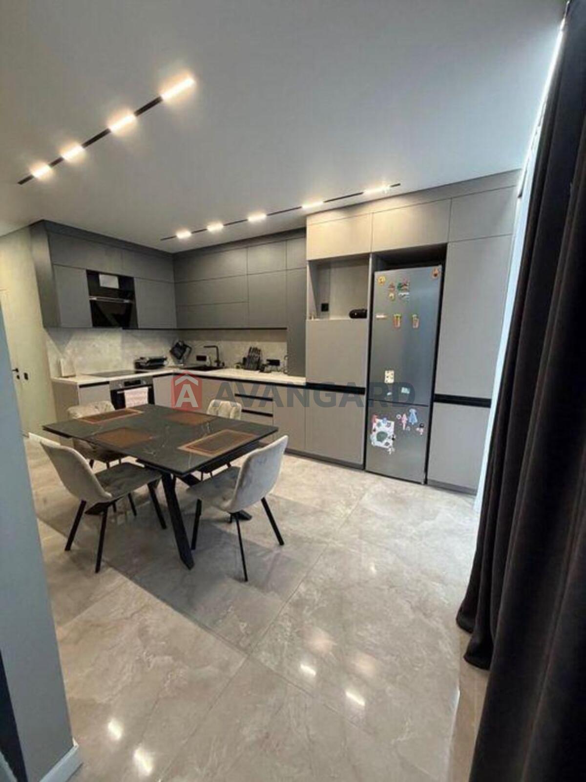 3 ��. ��������, 108/-/15 ��. �., 9/10 ������ ���� 5