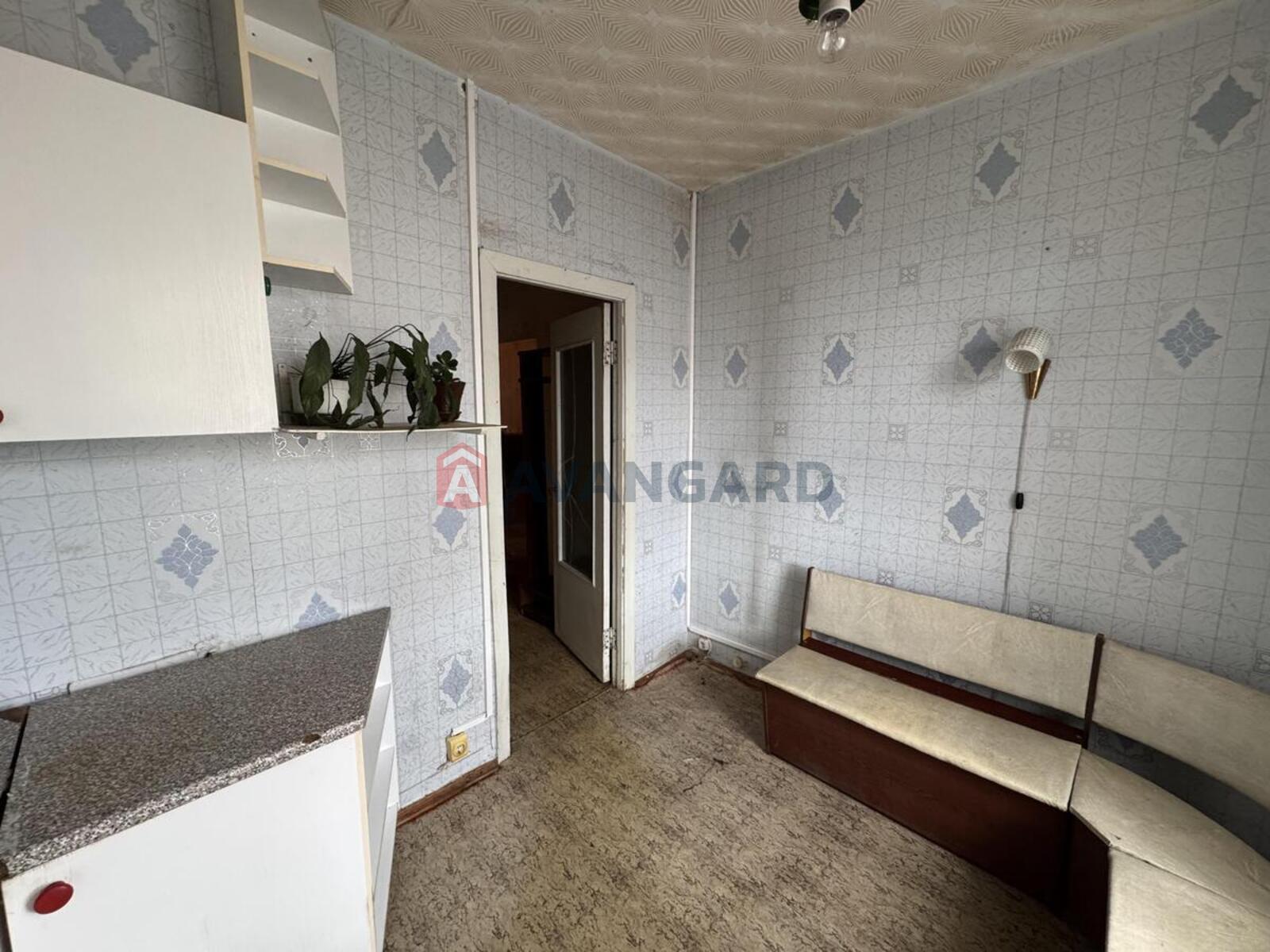 3 ����. ��������, 71/41/8 ��. �., 11/12 ���� ���� 3