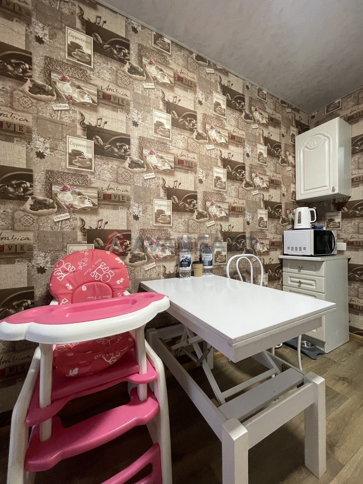 3 ��. ��������, 69.4/39.2/6.6 ��. �., 8/16 ������ ���� 9