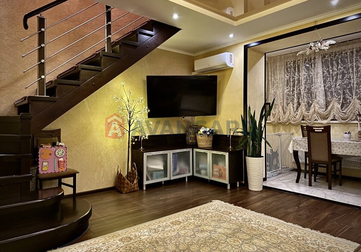 3 ����. ��������, 93/53/35 ��. �., 4/5 ���� ���� 11