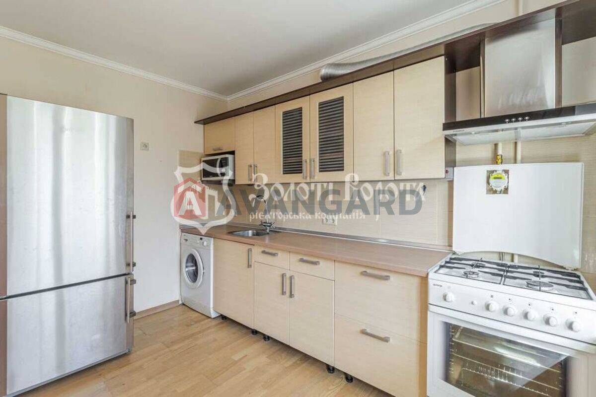 3 ��. ��������, 61/-/19 ��. �., 4/10 ������ ���� 5