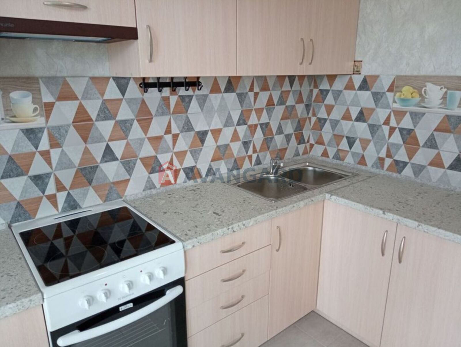 1 ��. ��������, 37/17/8 ��. �., 7/13 ������ ���� 1