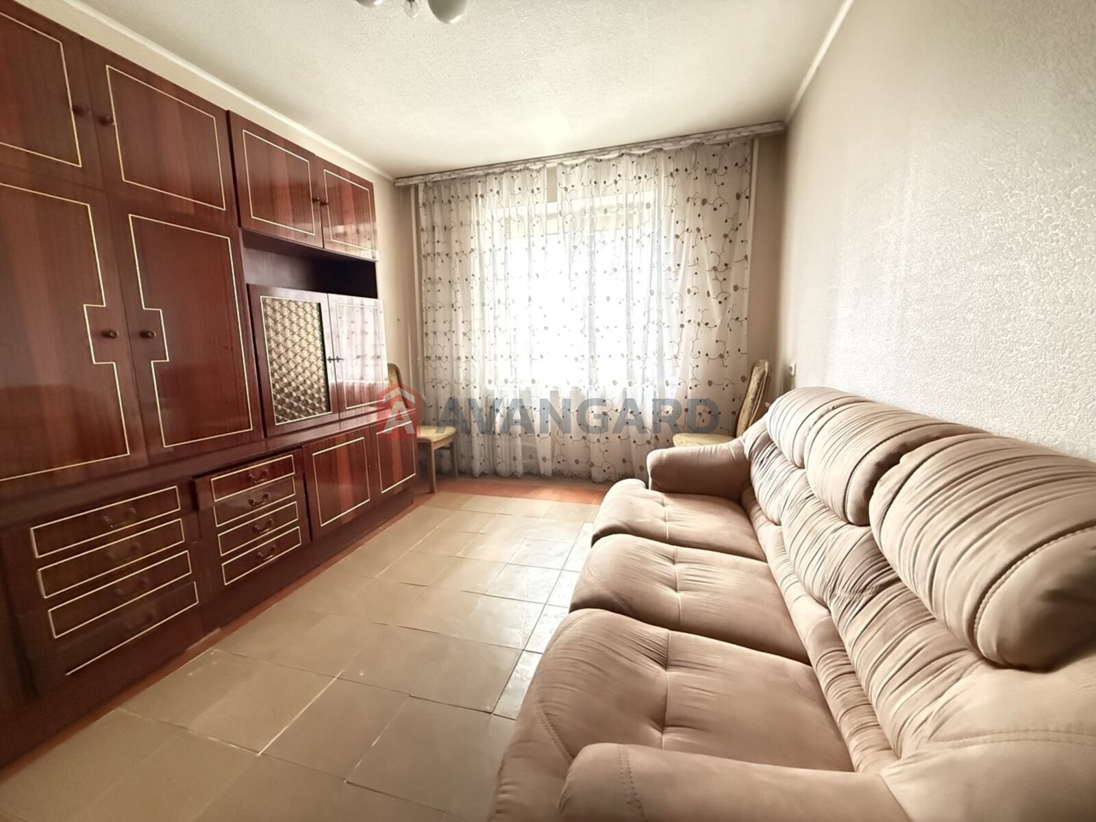 3 ����. ��������, 66,3/38/9 ��. �., 8/16 ���� ���� 6