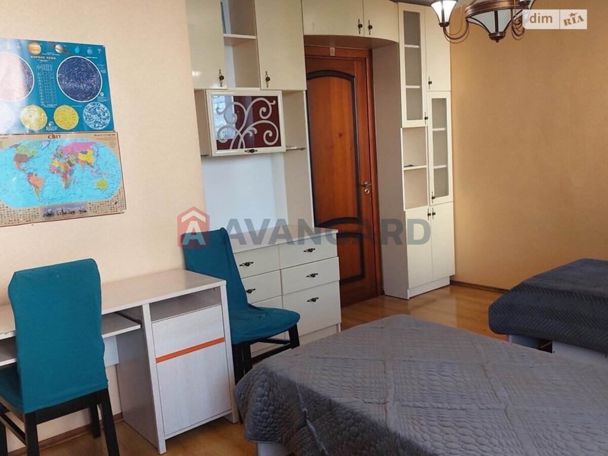 3 ��. ��������, 95/-/- ��. �., 3/4 ������ ���� 15