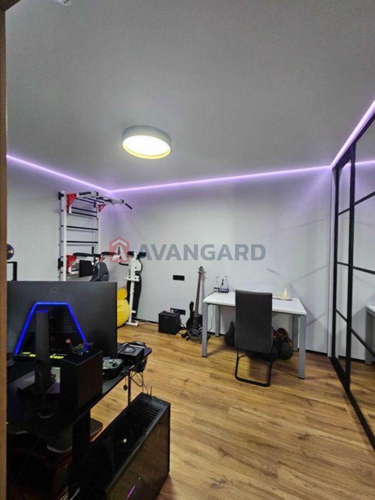 3 ��. ��������, 84/-/6 ��. �., 14/25 ������ ���� 13