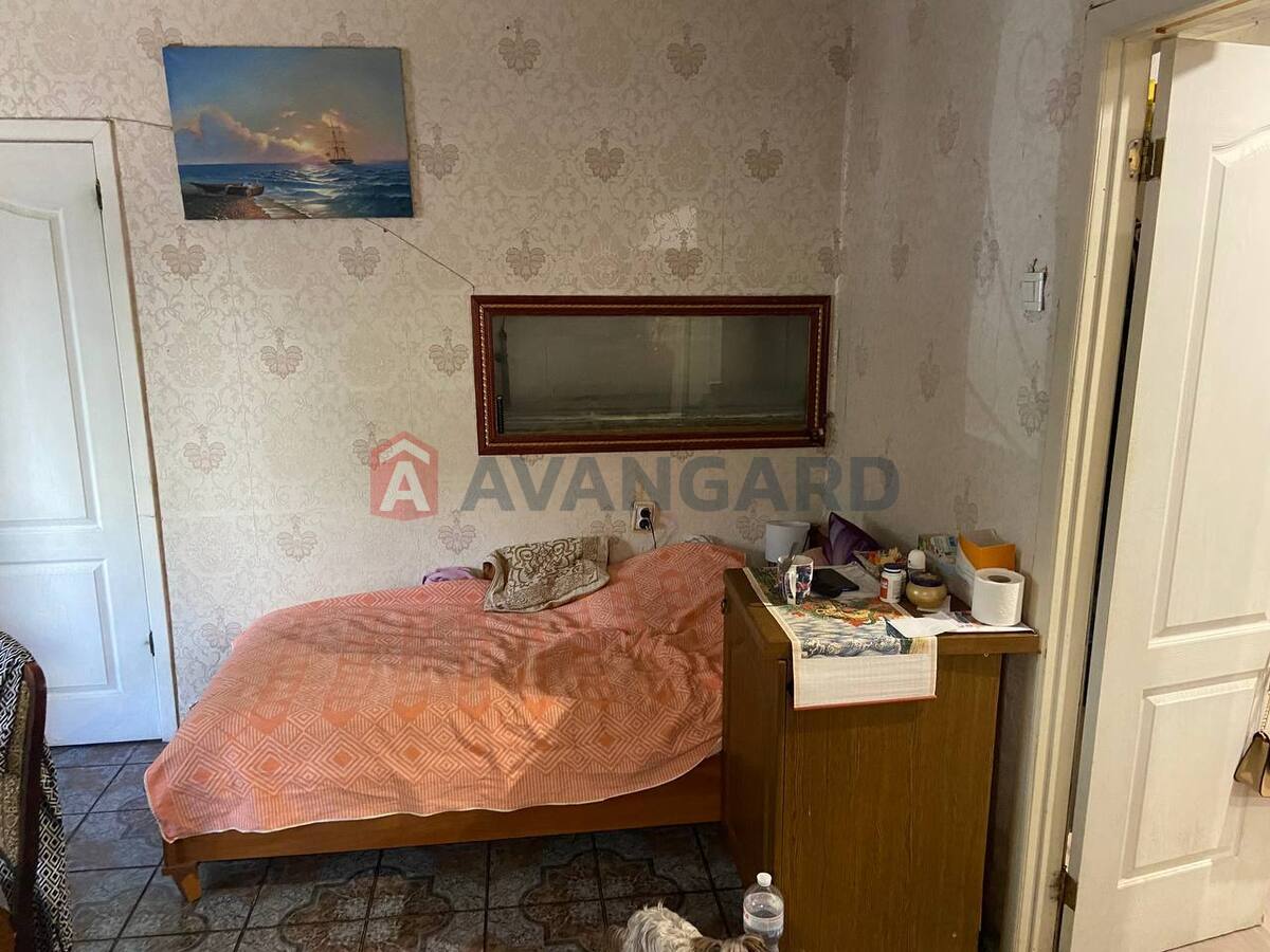 4 ��. ��������, 84/51/- ��. �., 1/9 ������ ���� 8