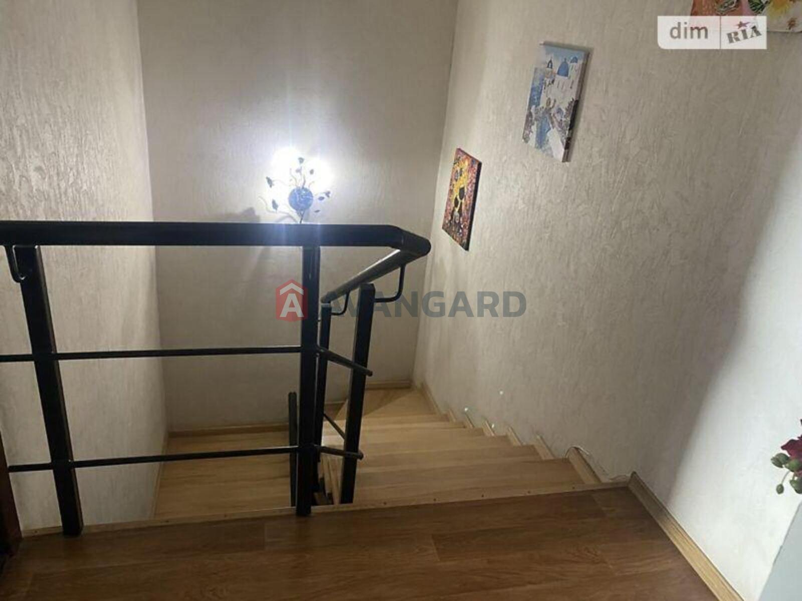 3 ��. ��������, 78/40/8 ��. �., 9/10 ������ ���� 14