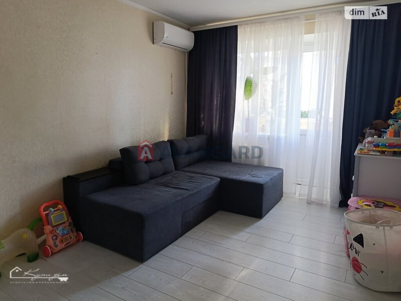 2 ��. ��������, 43/29/8 ��. �., 5/5 ������ ���� 1