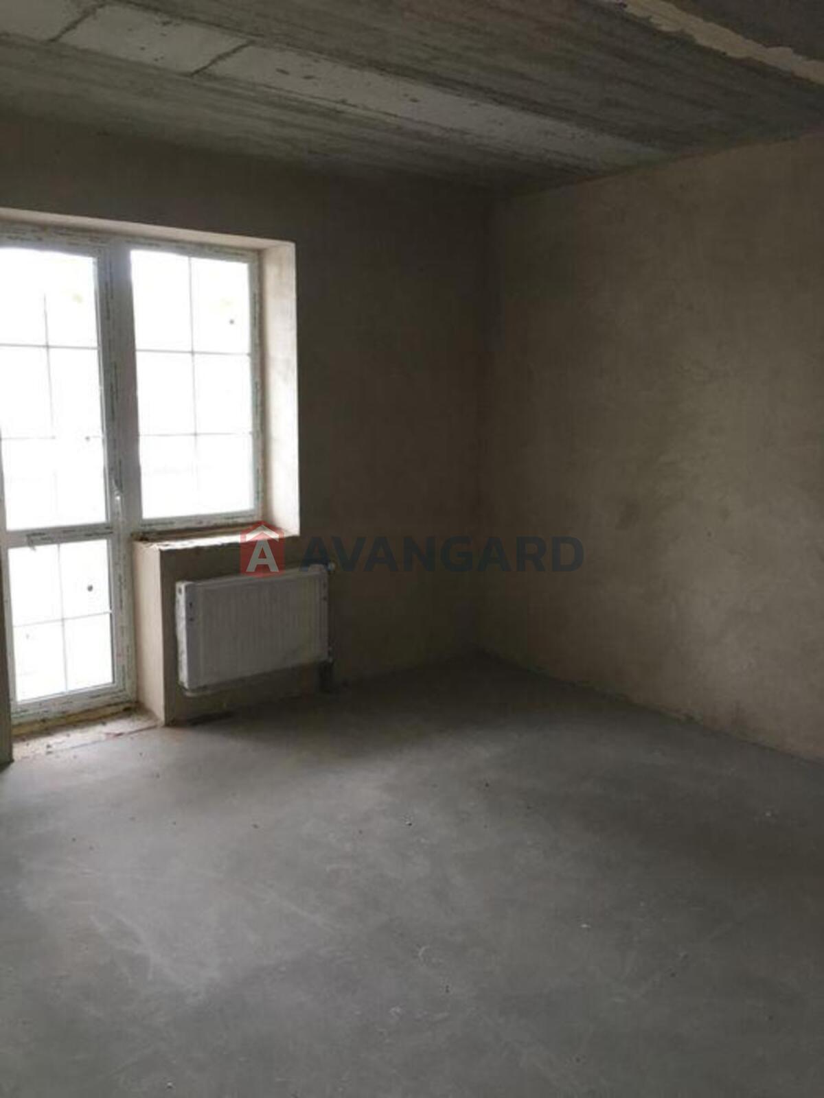 3 ��. ��������, 130/-/42 ��. �., 4/5 ������ ���� 21