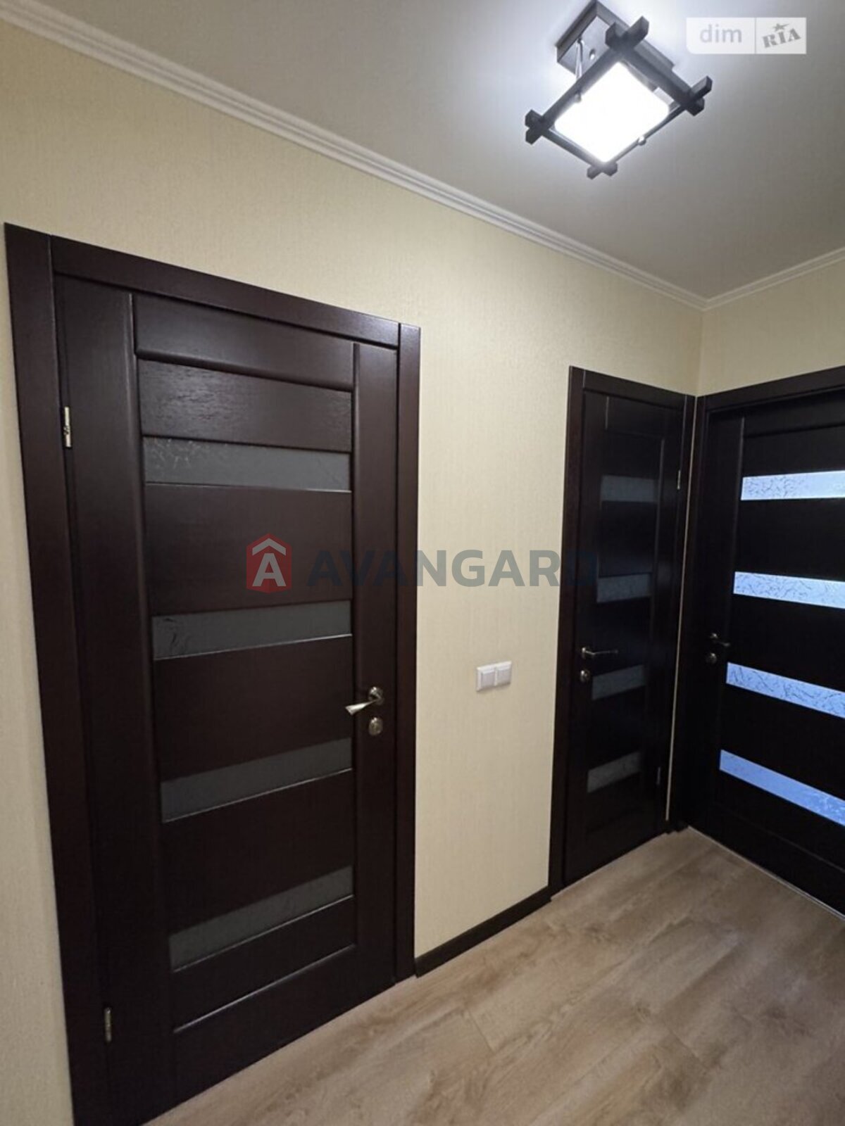 4 ��. ��������, 74/-/- ��. �., 5/9 ������ ���� 28