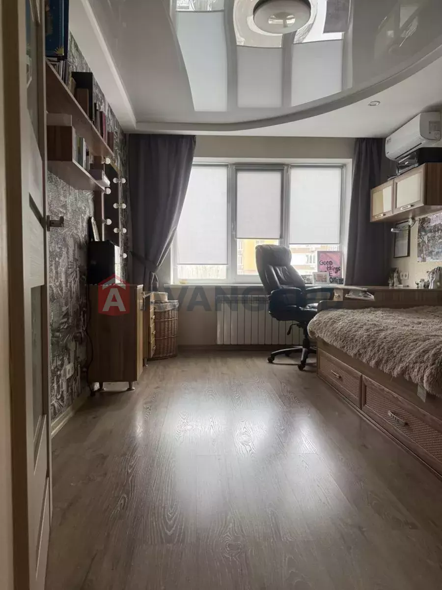 3 ��. ��������, 72/-/10 ��. �., 8/12 ������ ���� 4