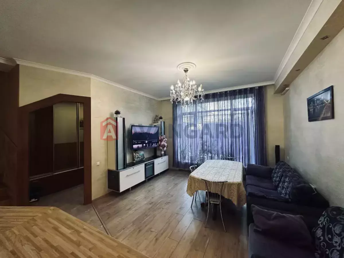 5 ��. ��������, 140/-/- ��. �., 1/3 ������ ���� 12