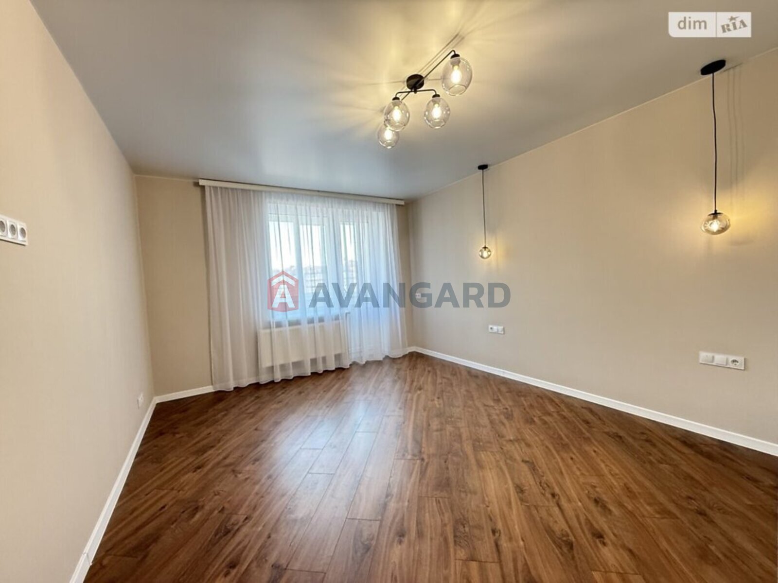 2 ��. ��������, 80/41/19 ��. �., 10/10 ������ ���� 15