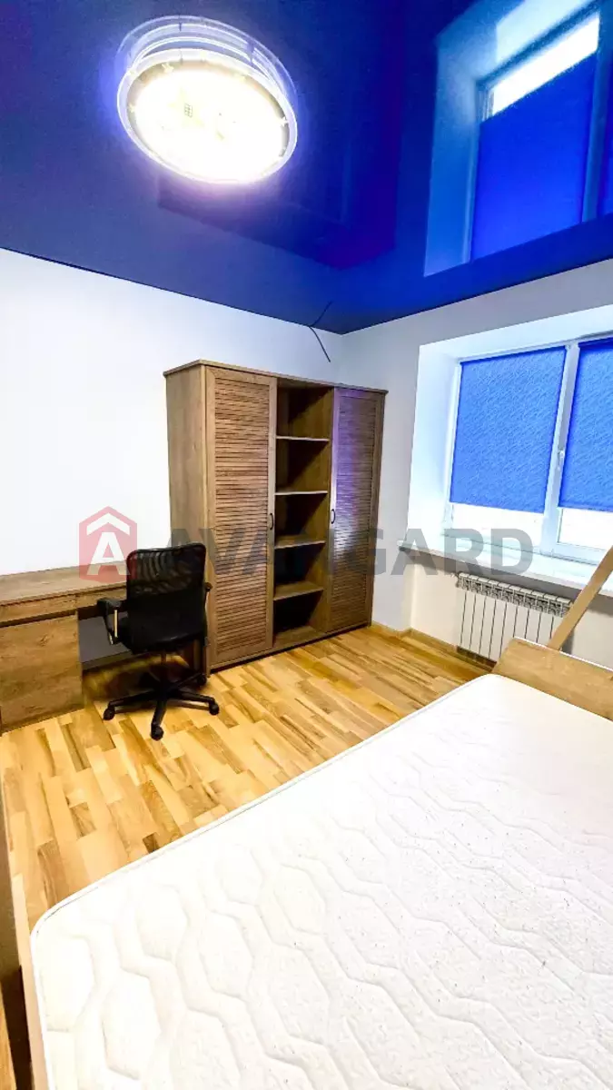 3 ��. ��������, 116/-/- ��. �., 4/12 ������ ���� 8