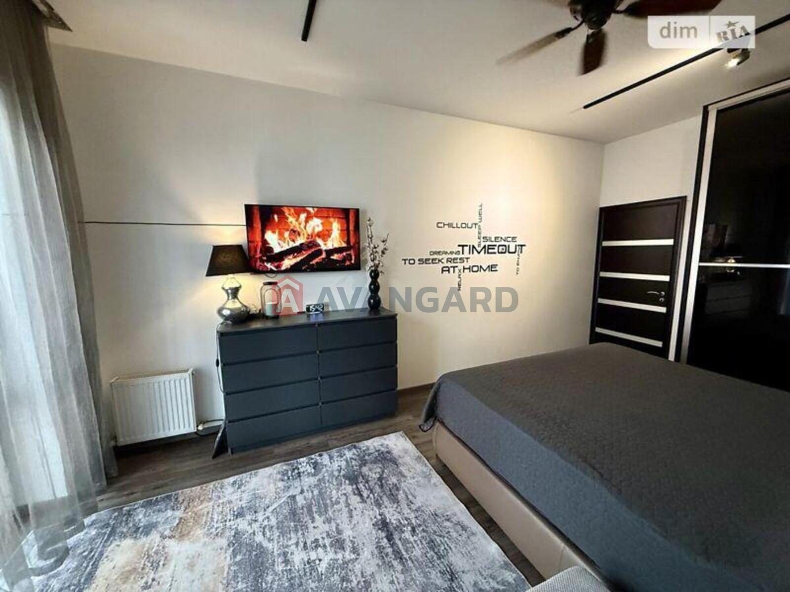 2 ��. ��������, 53/18/25 ��. �., 3/5 ������ ���� 17