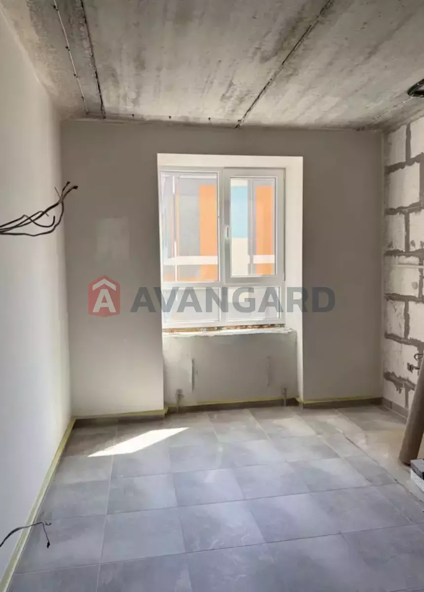 2 ��. ��������, 48/-/- ��. �., 8/10 ������ ���� 3