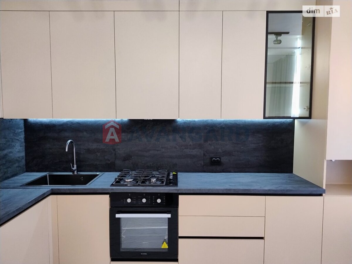 1 ��. ��������, 40/18/12 ��. �., 2/11 ������ ���� 3