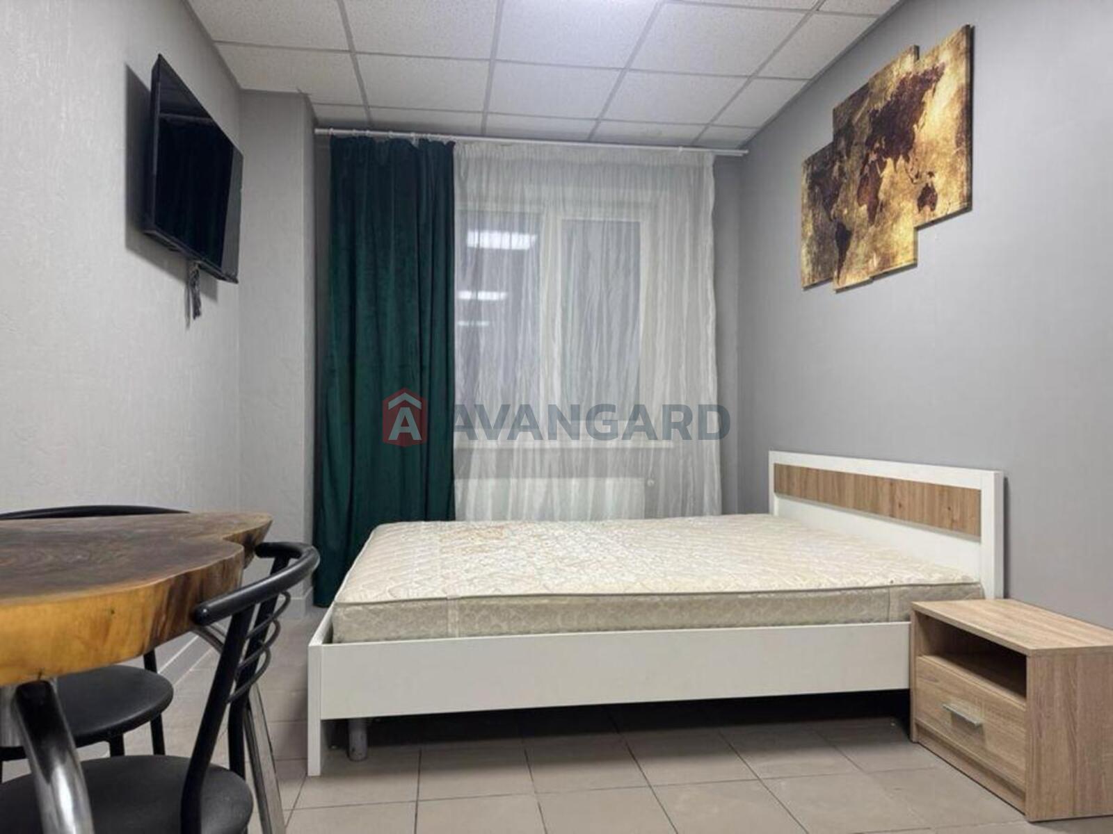 1 ��. ��������, 24/-/6 ��. �., 4/4 ������ ���� 6