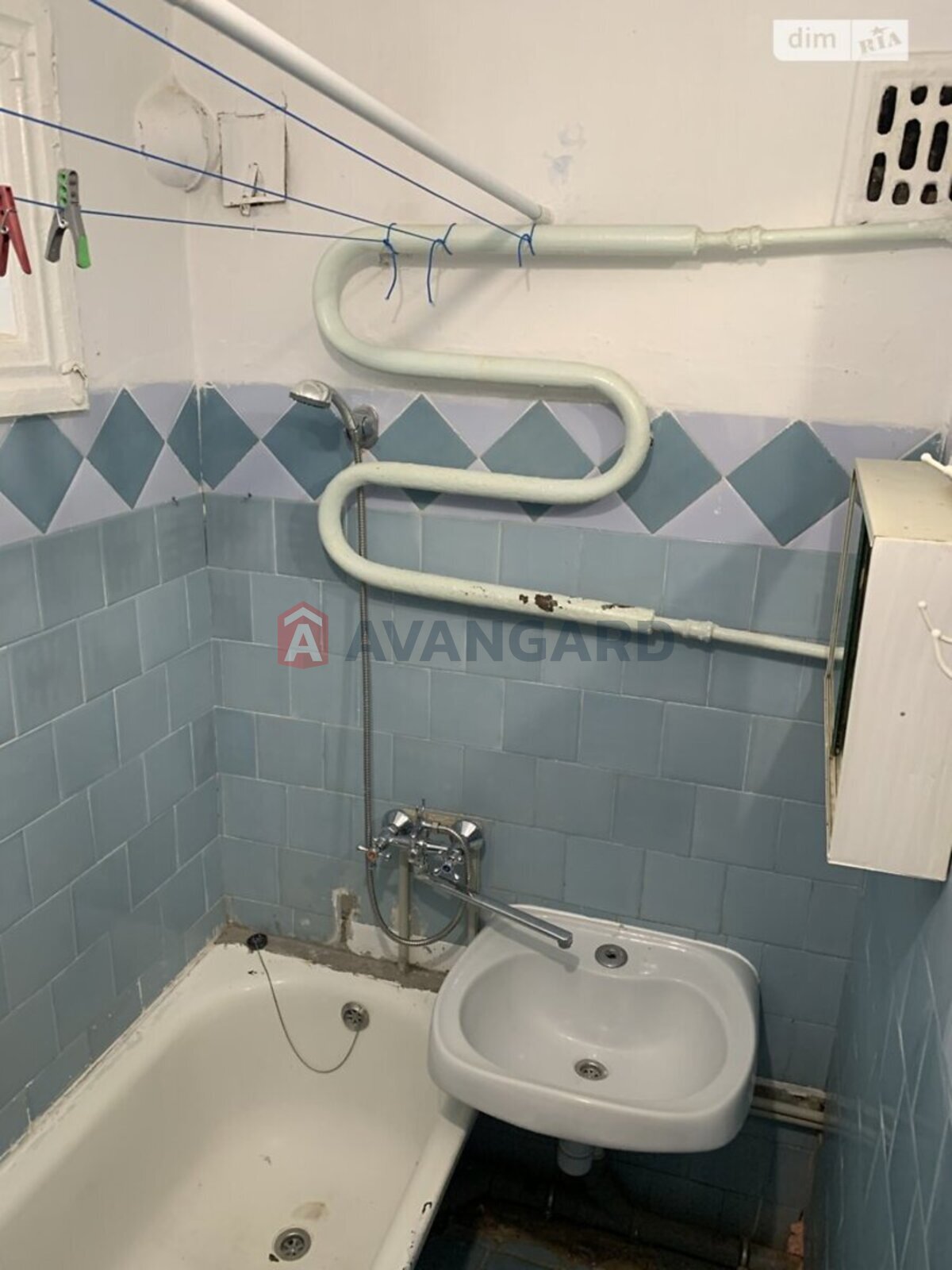 2 ��. ��������, 48/-/- ��. �., 3/5 ������ ���� 4