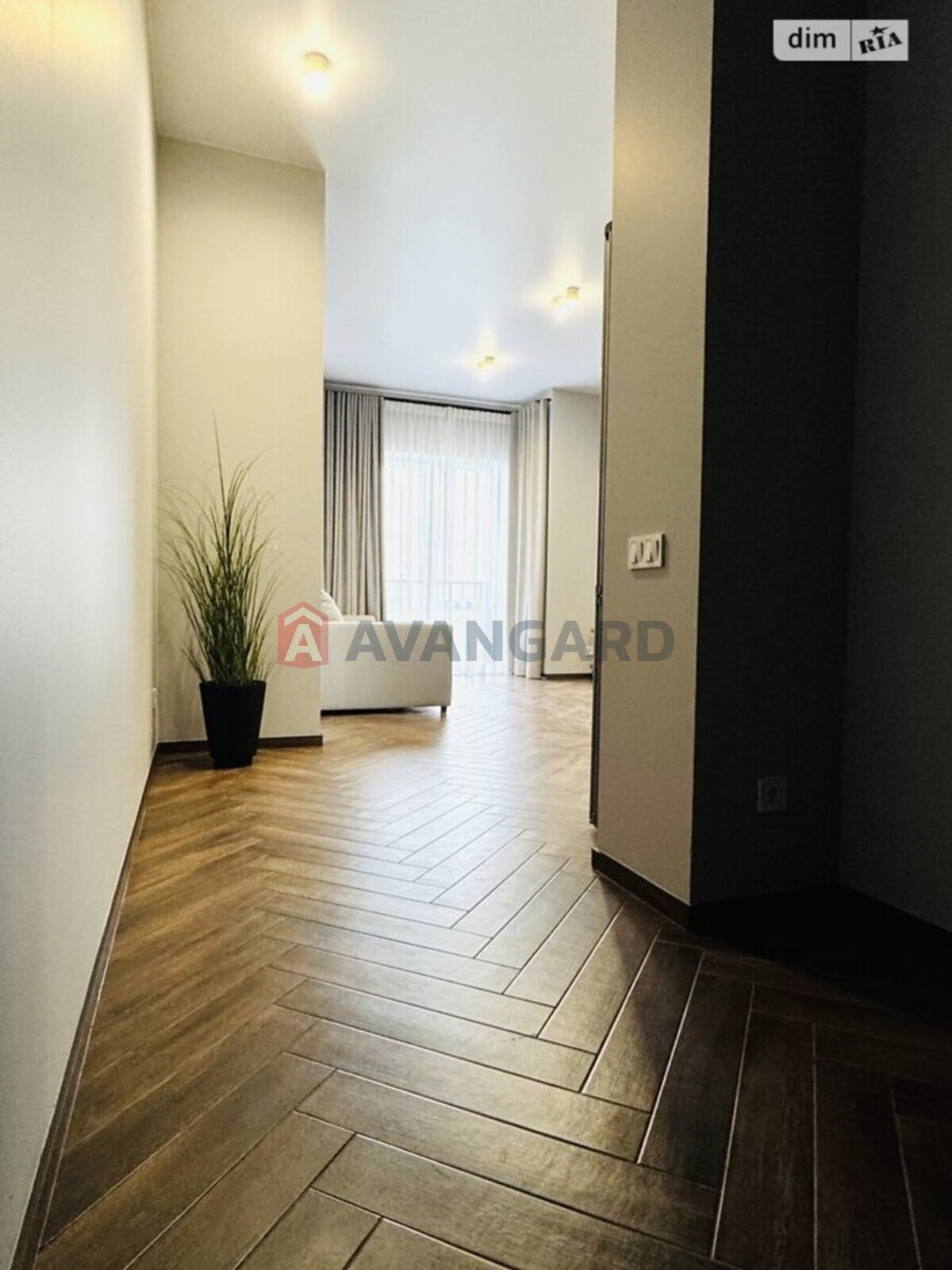 2 ��. ��������, 61/-/26 ��. �., 5/5 ������ ���� 9