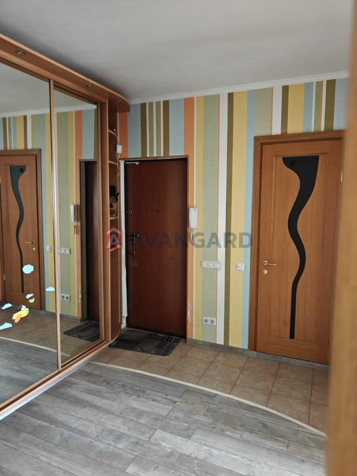 3 ��. ��������, 72/42/8 ��. �., 13/16 ������ ���� 4